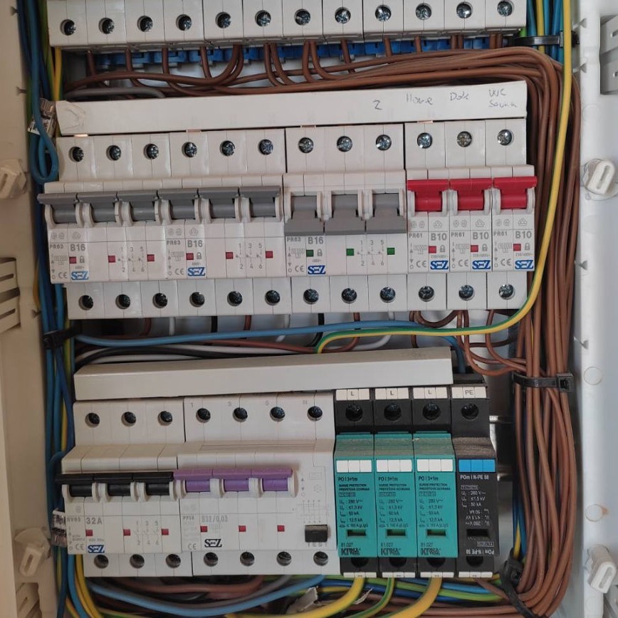 revizie vyhradenych zariadeni elektrickych - rozvadzac