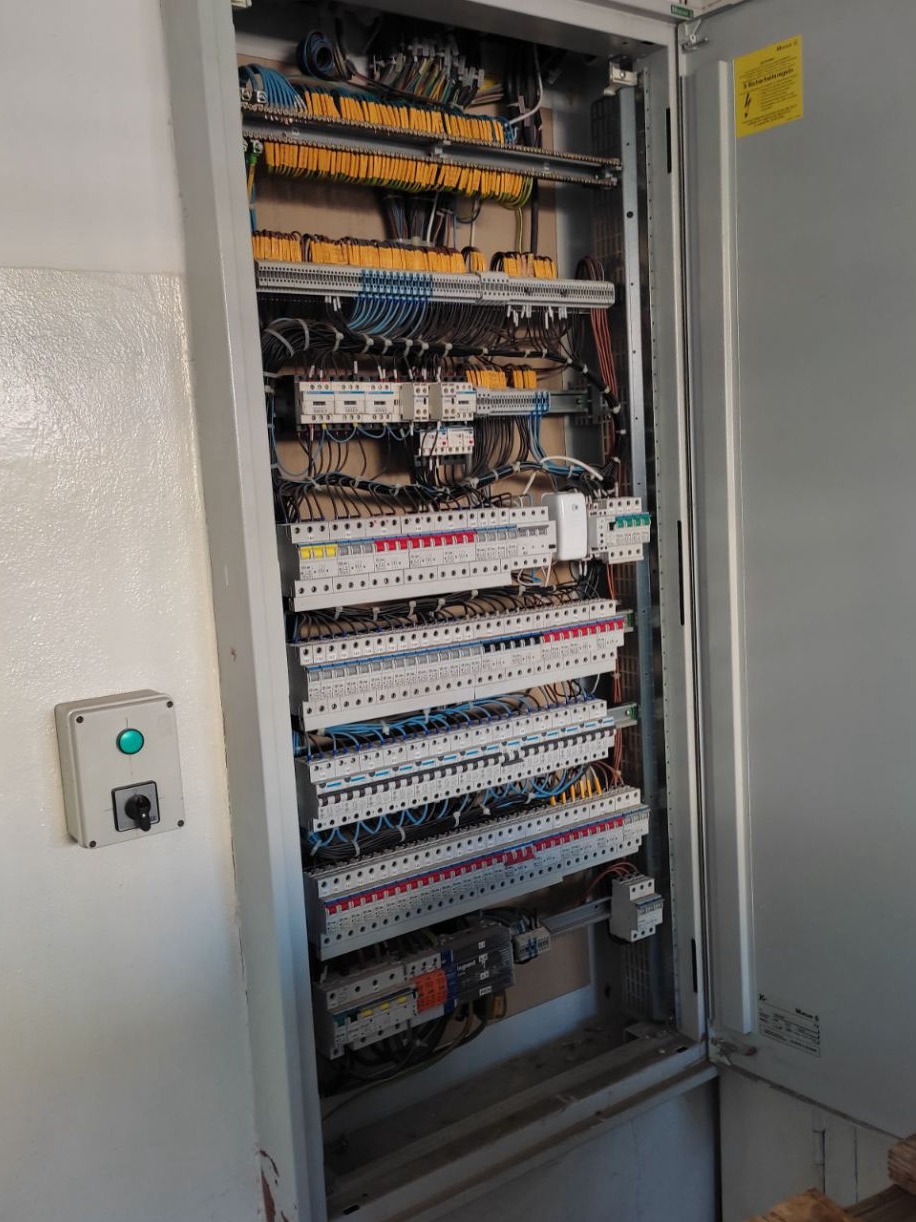 revizie vyhradenych zariadeni elektrickych - rozvadzac